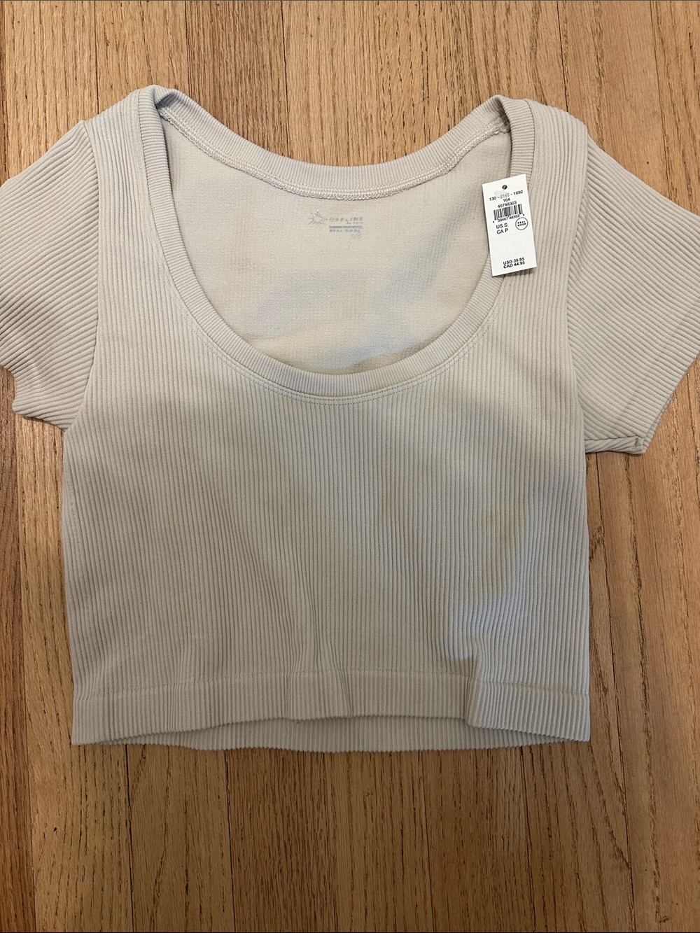 Ribbed Scoop-Neck Crop Top in Light Gray